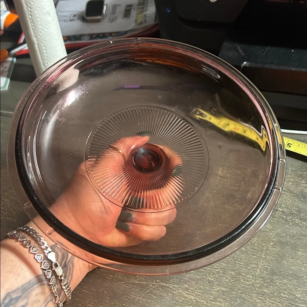 Pyrex V2.5C cranberry glass replacement lid, designed for the Corning‎ Visions